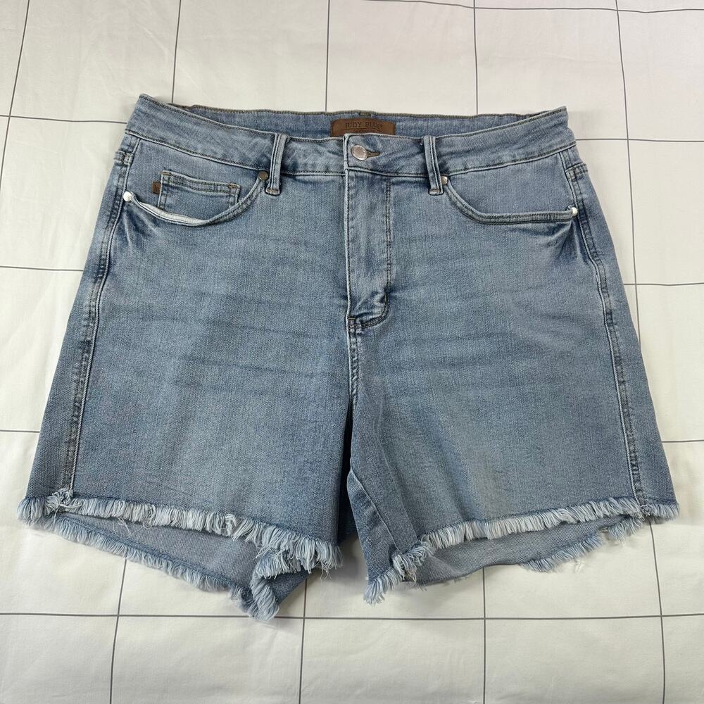 Judy Blue Denim Shorts Womens 1XL Light Wash Raw Hem Bermuda Jean Stretch Boho